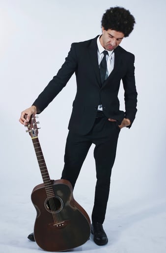 Gallery photo 2 of Acoustic Performer