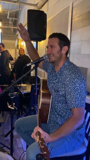 Gallery photo 1 of Acoustic Phil