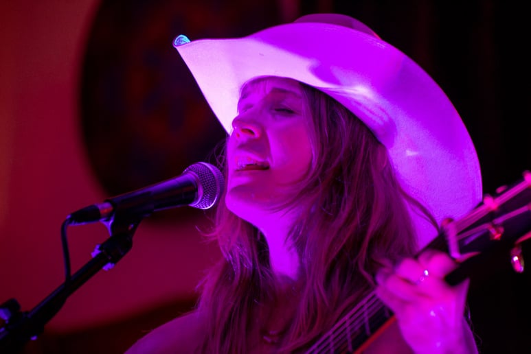 Gallery photo 9 of Acoustic Serenades