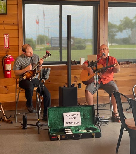 Gallery photo 1 of Acoustic Vibez