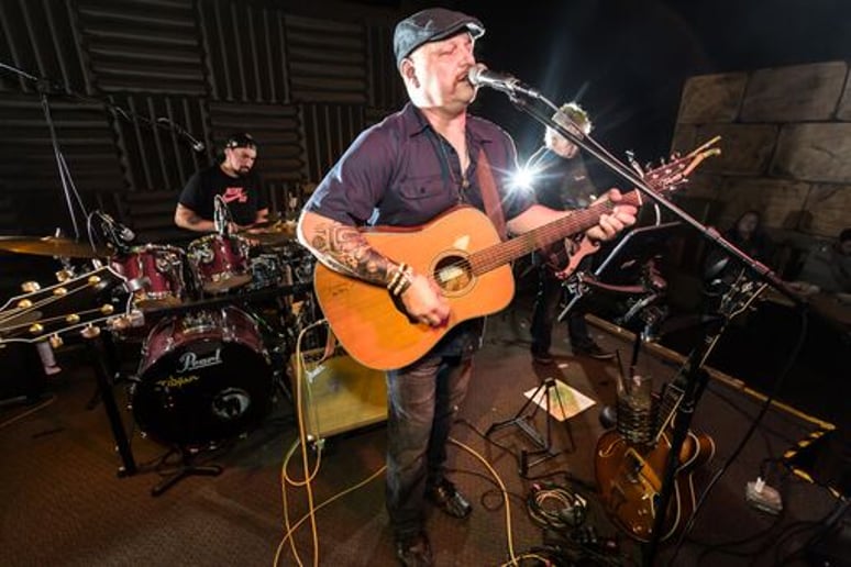 Gallery photo 2 of Acoustics with Bob Porawski