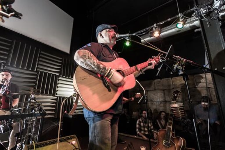 Gallery photo 3 of Acoustics with Bob Porawski
