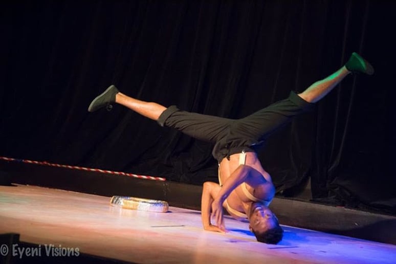 Gallery photo 3 of Acro-Breakdance