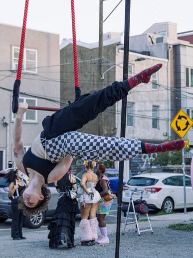 Gallery photo 2 of Acrobatic and Circus Specialty Performer