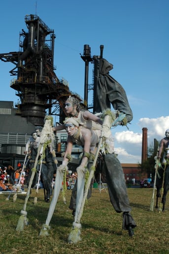 Gallery photo 3 of Acrobatic Stilts