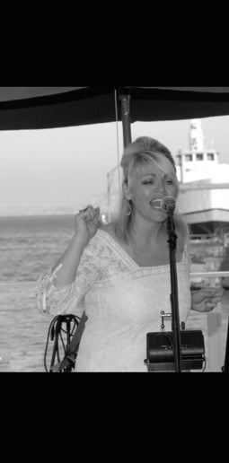 Gallery photo 3 of Angelika Ullrich
