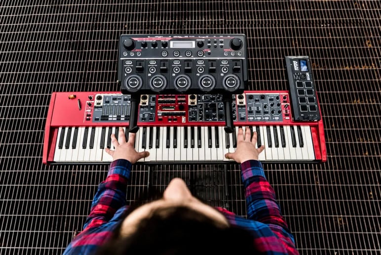 Gallery photo 10 of Adam Ahuja (Interactive Live-Looping)