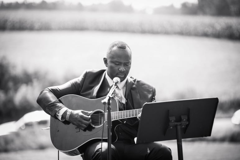 Gallery photo 6 of Ade Adu - Wedding Singer