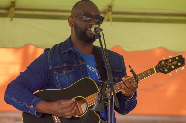 Gallery photo 2 of Ade Adu - Wedding Singer