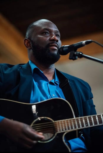 Gallery photo 4 of Ade Adu - Wedding Singer