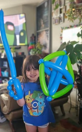 Gallery photo 4 of Adian the Balloon Girl