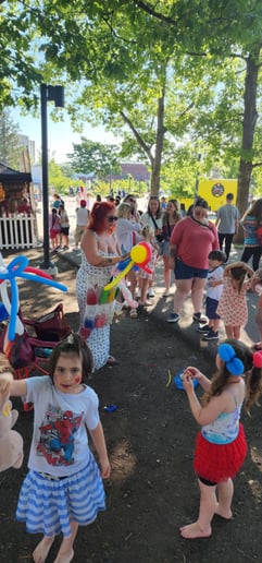 Gallery photo 8 of Adian the Balloon Girl