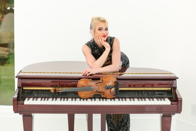 Gallery photo 4 of Aerial Acrobatic Violinist, Singer, Pianist and Entertainer