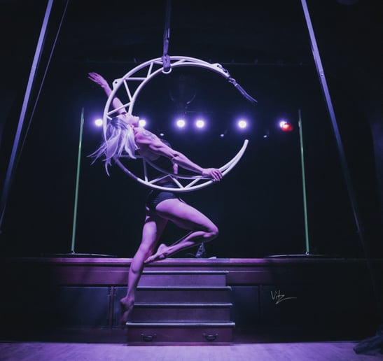 Gallery photo 12 of Aerialist - Jane Air