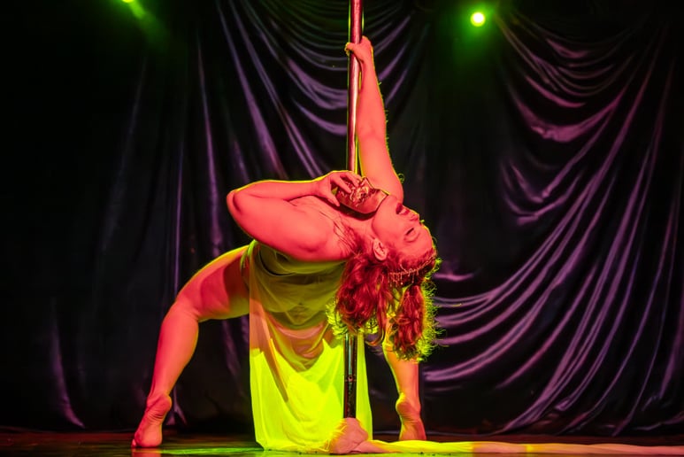 Gallery photo 5 of Sara James Aerial Burlesque