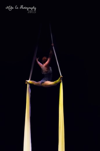 Gallery photo 3 of Zoe Irvine Circus Artist