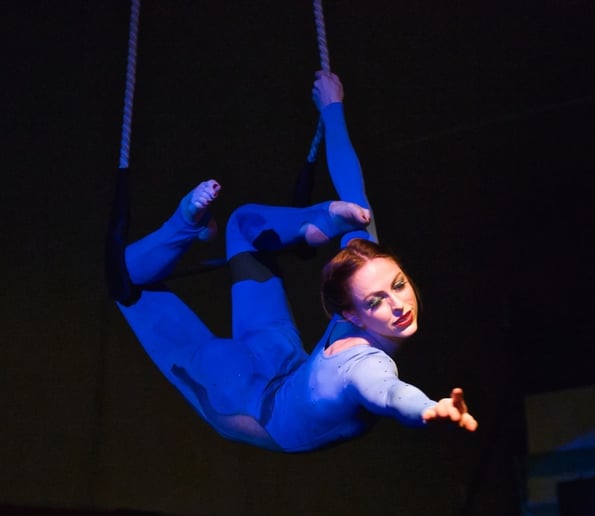 Gallery photo 7 of Zoe Irvine Circus Artist