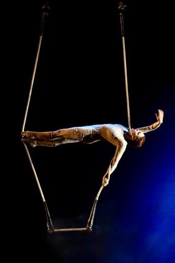 Gallery photo 1 of Zoe Irvine Circus Artist