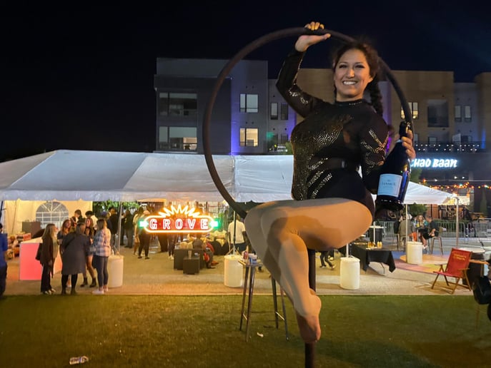 Gallery photo 3 of Sun Woman Cirque Art and Specialty Entertainment