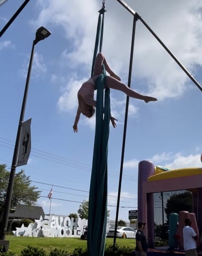 Gallery photo 4 of Aerialist - Hayden Petty