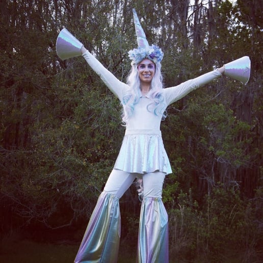 Gallery photo 6 of Aerialist and stilt walker