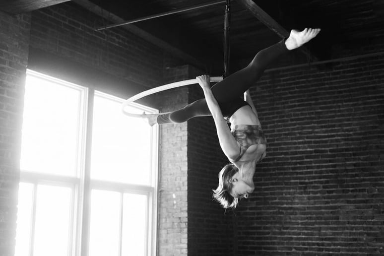 Gallery photo 4 of Aerialist & Dancer