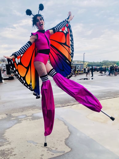Gallery photo 1 of Aerialist Elizabeth