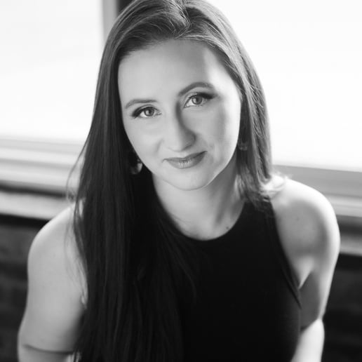 Gallery photo 1 of Aerialist Meghan Spencer