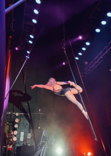 Gallery photo 2 of Aerialist Meghan Spencer
