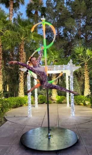 Gallery photo 4 of Aerialist /Lolipop/Champagne Dress Service