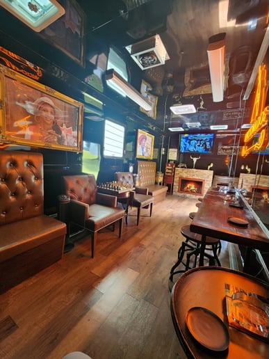 Gallery photo 2 of Afficionados Upscale Mobile Cigar Lounge