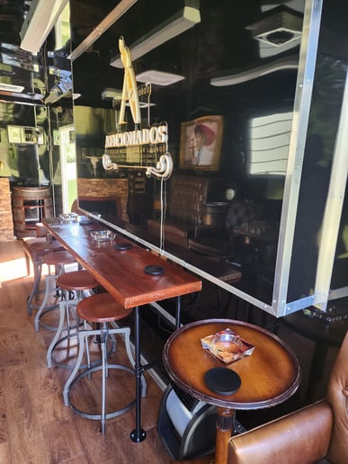 Gallery photo 3 of Afficionados Upscale Mobile Cigar Lounge