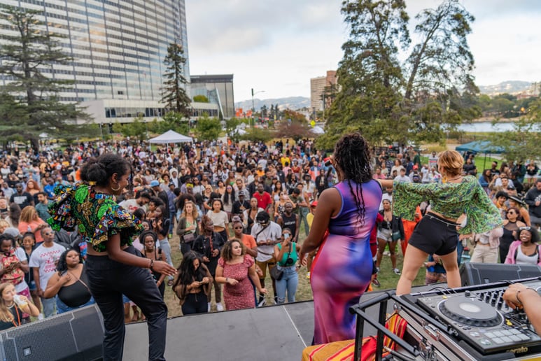 Gallery photo 1 of AFRO DANCE (Afrobeats & Amapiano music)
