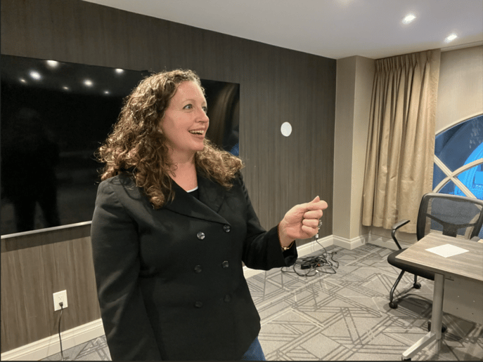 Gallery photo 6 of AI Speaker: No jargon. All action.