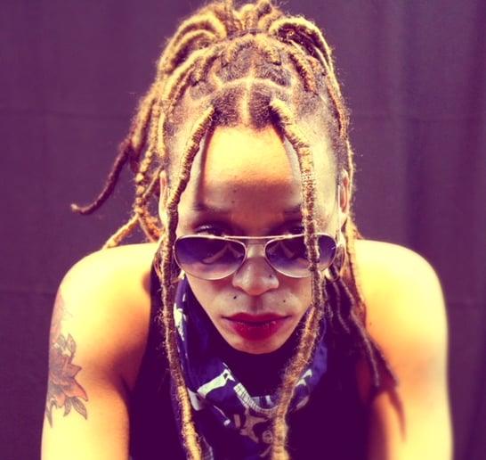 Gallery photo 1 of AJie