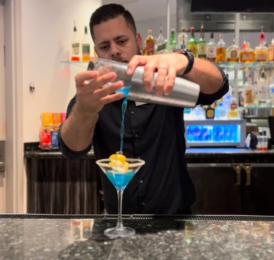 Gallery photo 2 of AKYNG mobile bar