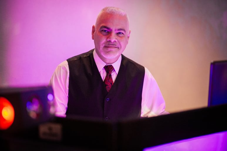 Gallery photo 1 of AL Garcia DJ
