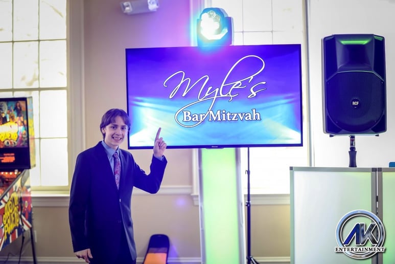 Gallery photo 71 of Alan Keith Entertainment & Photo Booths