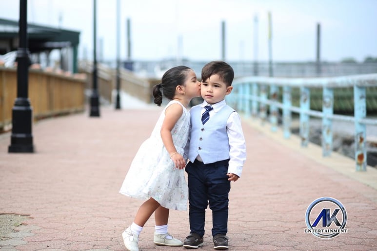 Gallery photo 33 of Alan Keith Entertainment & Photo Booths