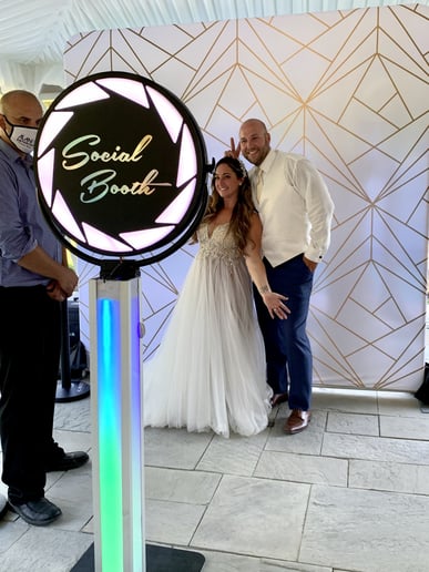 Gallery photo 14 of Alan Keith Entertainment & Photo Booths