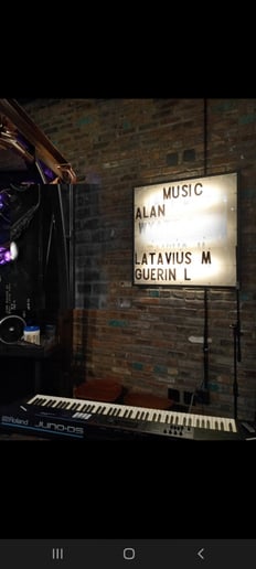 Gallery photo 1 of Alan Reyes
