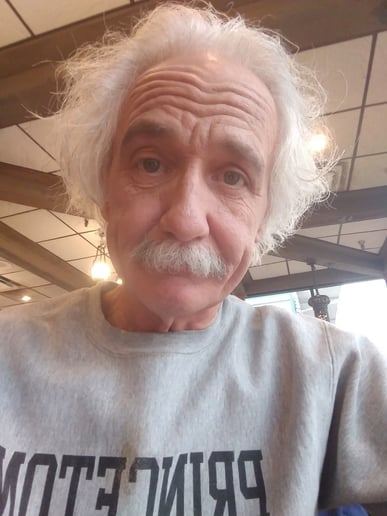 Gallery photo 4 of Albert Einstein lookalike/impersonator
