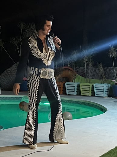 Gallery photo 6 of Alberti Elvis Tribute