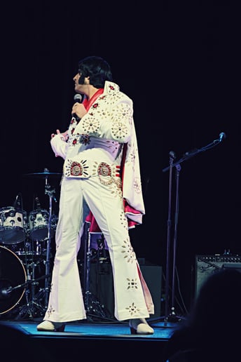 Gallery photo 5 of Alberti Elvis Tribute