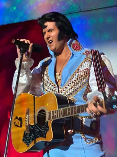 Gallery photo 3 of Alberti Elvis Tribute