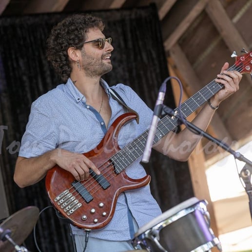 Gallery photo 2 of Aleks Bassist