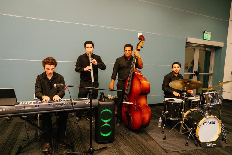 Gallery photo 2 of Alessandro Di Costanzo Music & Entertainment