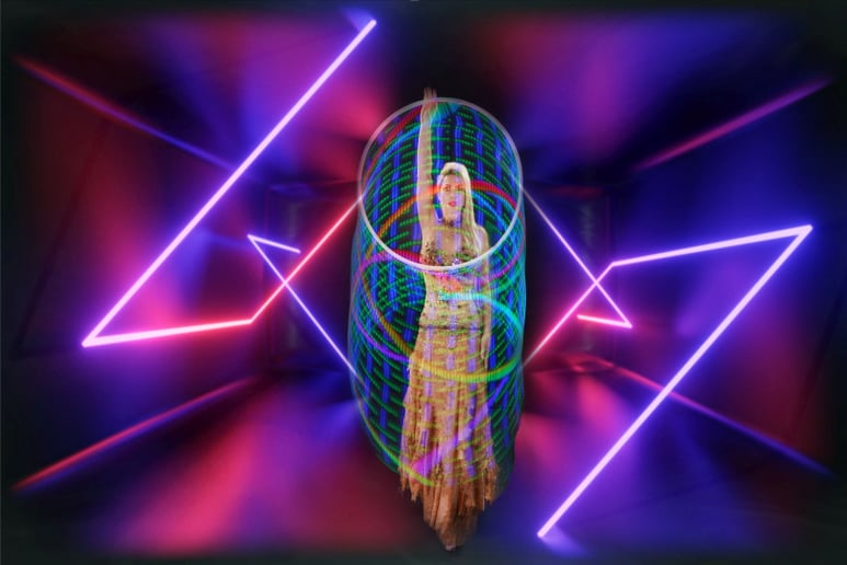 Gallery photo 4 of Alesya Gulevich Visual Artist and Entertainer