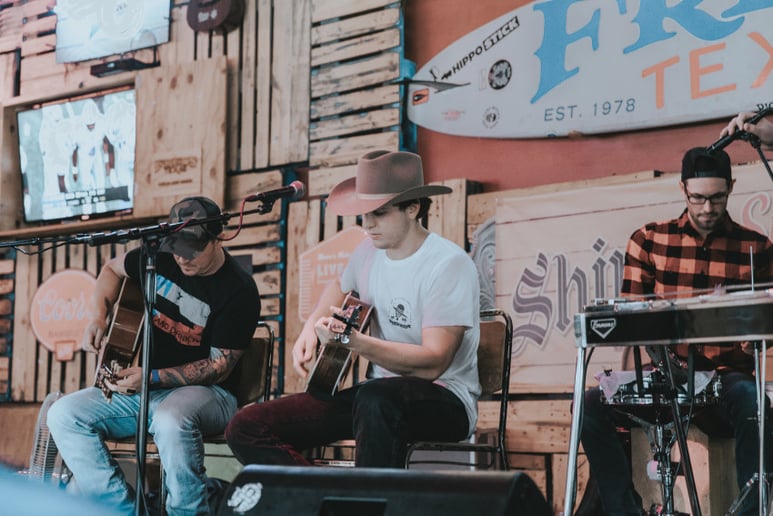 Gallery photo 3 of Bubba Bellin & The Barn Dance