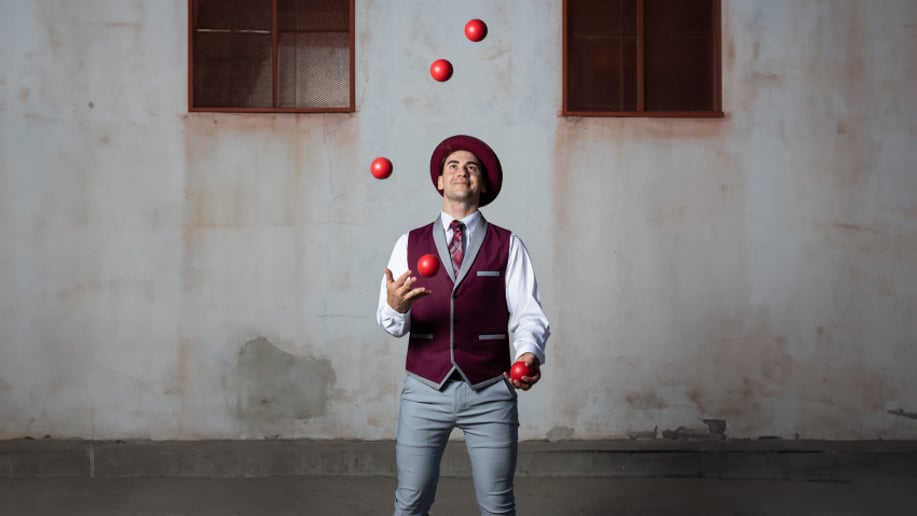Gallery photo 9 of Alex Bistrevsky - Variety Circus & Vaudeville